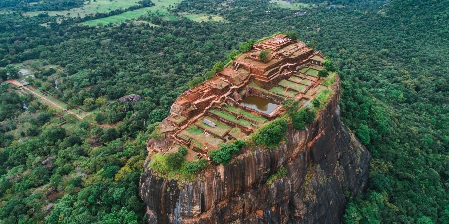 La roccia della Fortezza del Leone a Sigiriya